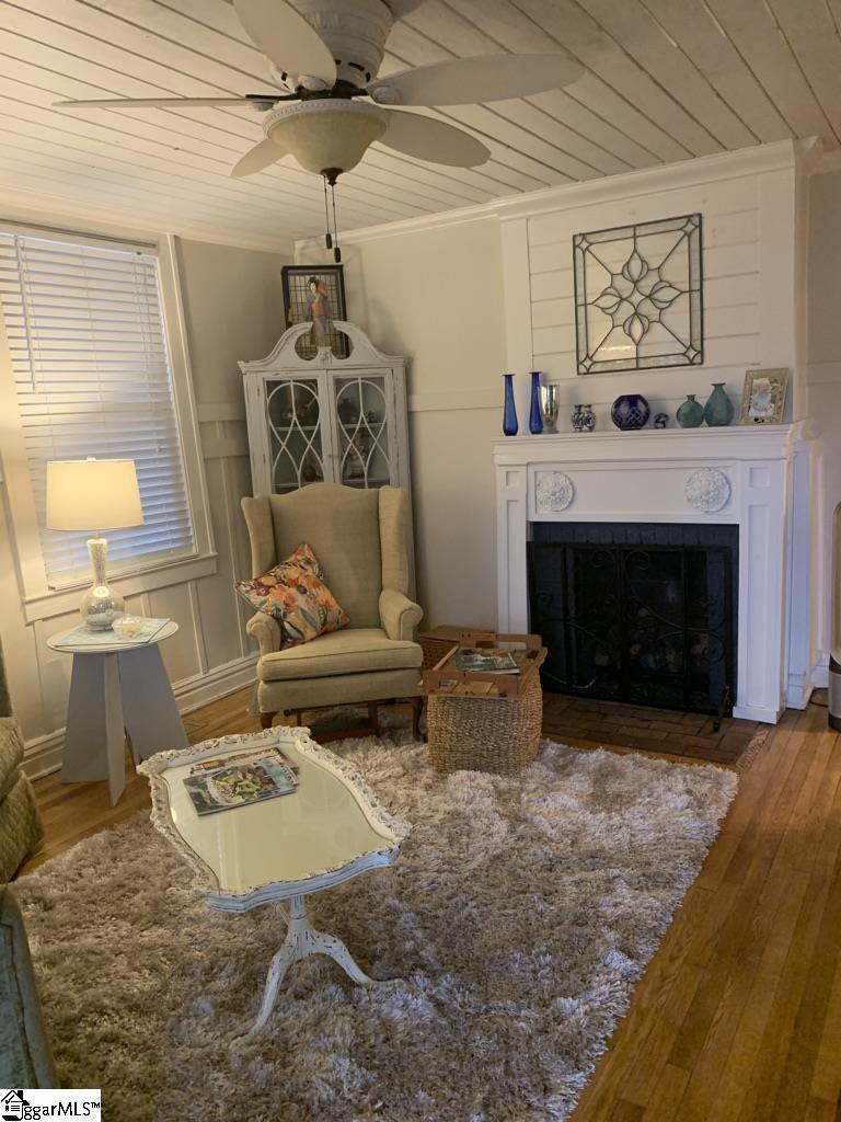 417 Overbrook Road Greenville, SC 29607 - Photo 2 of 10