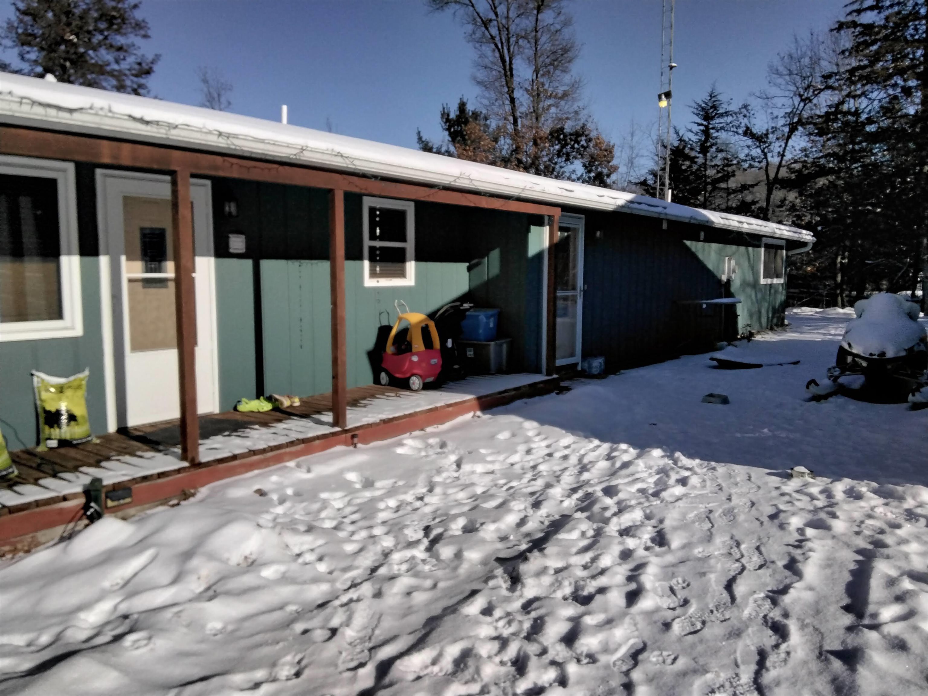 W1594 Golfview Drive Montello, WI 53949 - Photo 2 of 20