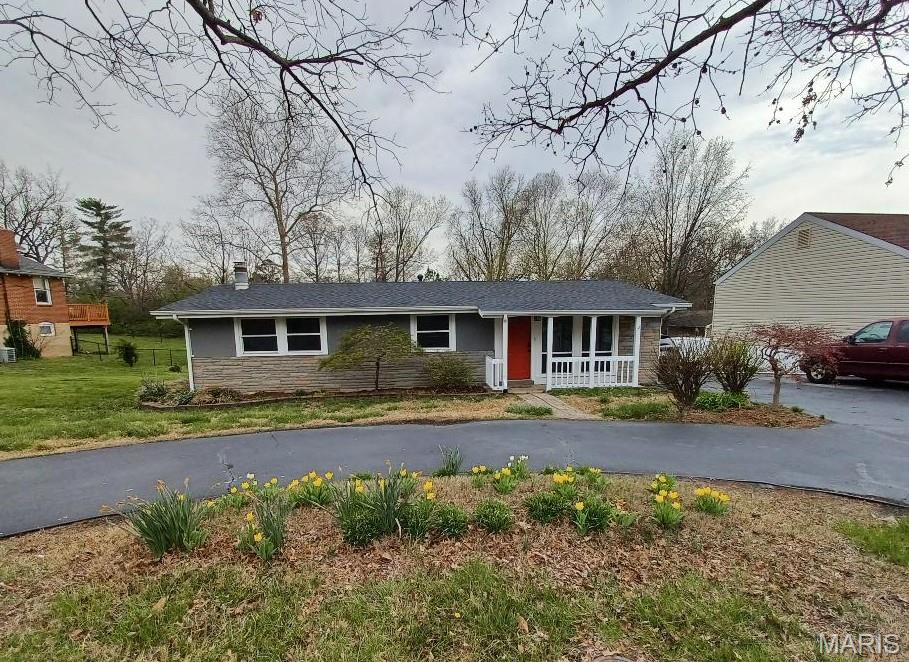 7910 South Rock Hill Road St. Louis, MO 63123 - Photo 13 of 16
