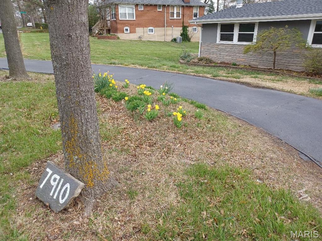 7910 South Rock Hill Road St. Louis, MO 63123 - Photo 14 of 16