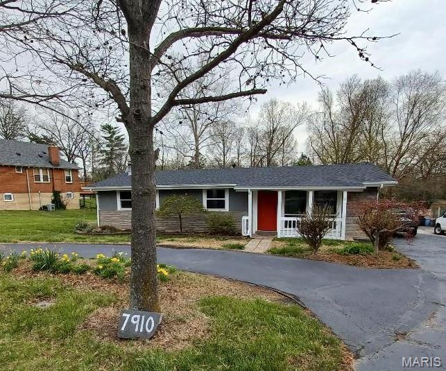 7910 South Rock Hill Road St. Louis, MO 63123 - Photo 15 of 16