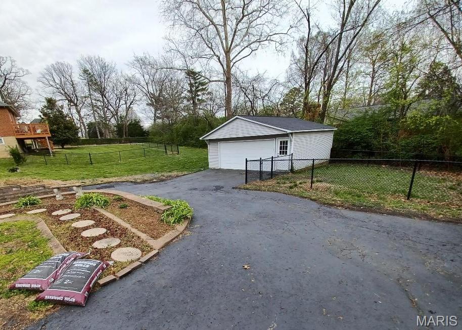 7910 South Rock Hill Road St. Louis, MO 63123 - Photo 16 of 16