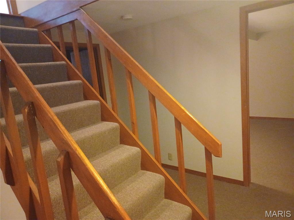 7910 South Rock Hill Road St. Louis, MO 63123 - Photo 8 of 16