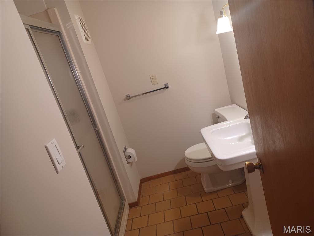 7910 South Rock Hill Road St. Louis, MO 63123 - Photo 10 of 16
