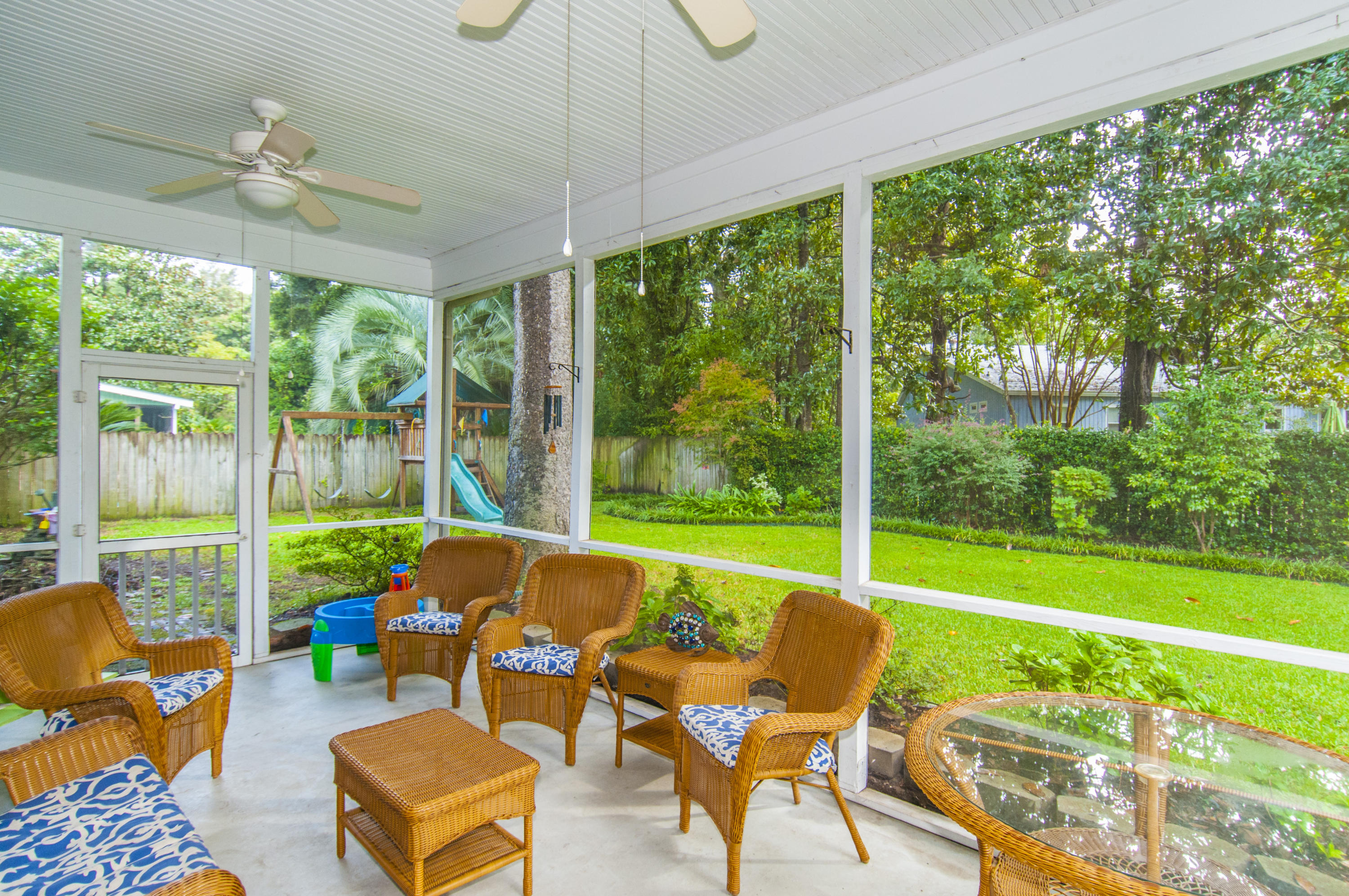 946 Regatta Road James Island, SC 29412 - Photo 5 of 32 _DSC5852