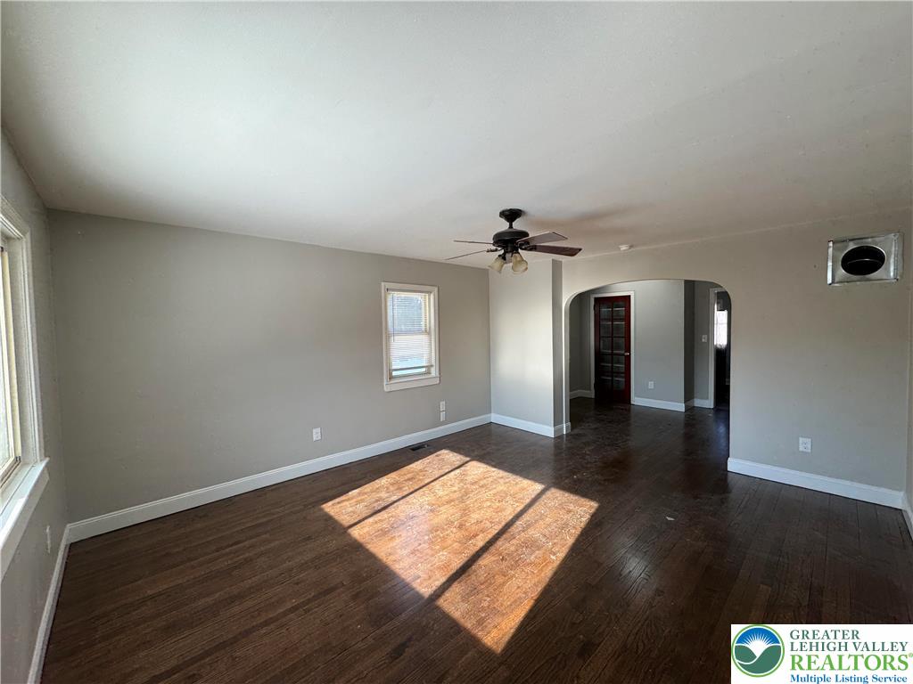 3547 Carter Road Bethlehem, PA 18020 - Photo 3 of 15