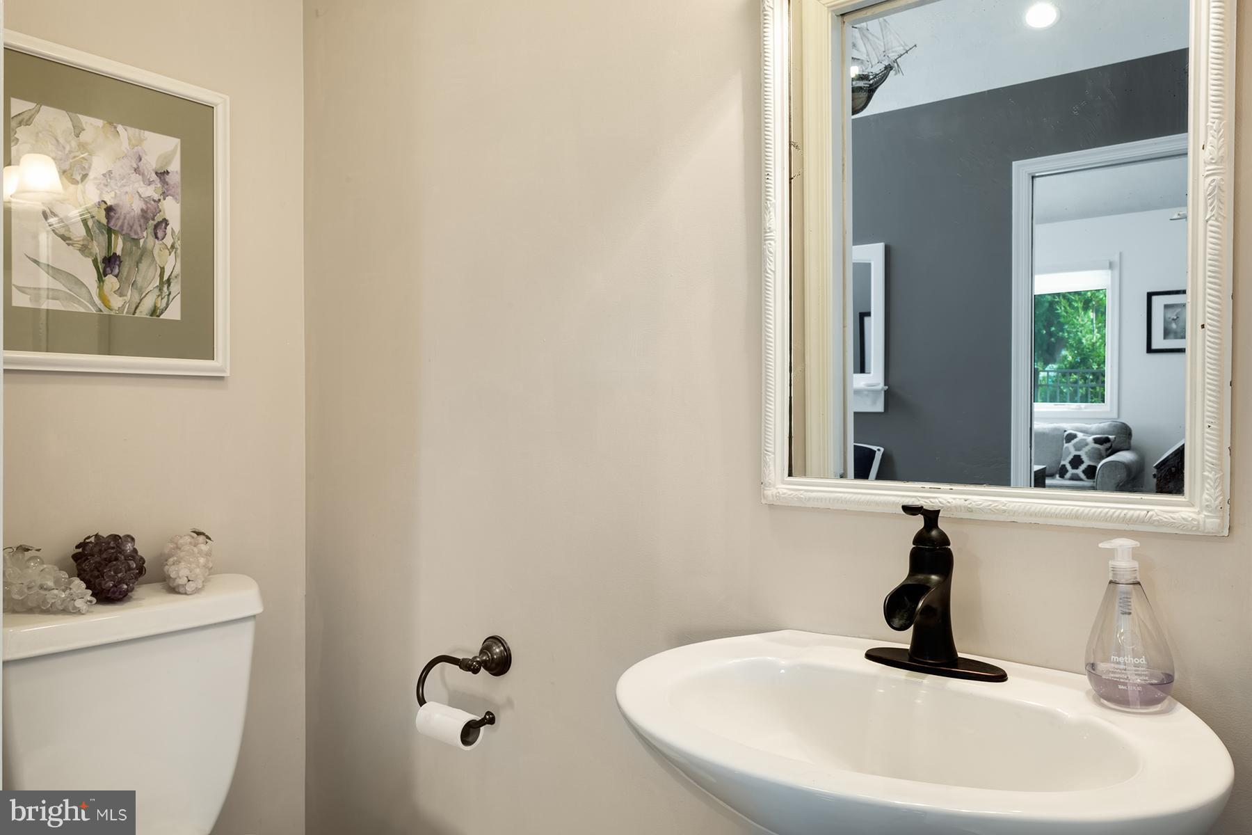 8111 Ventnor Road Pasadena, MD 21122 - Photo 23 of 30 Powder room on the main level