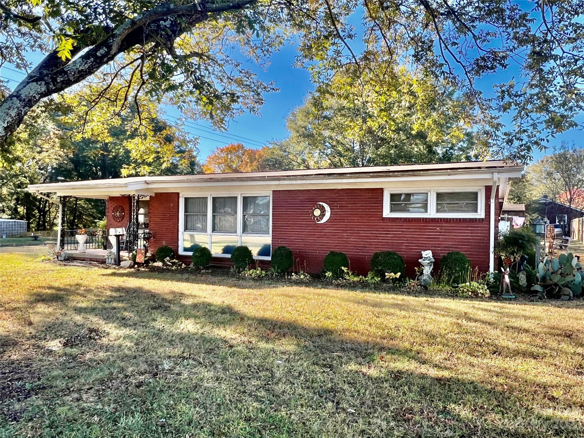 501 West Dixon Blvd  