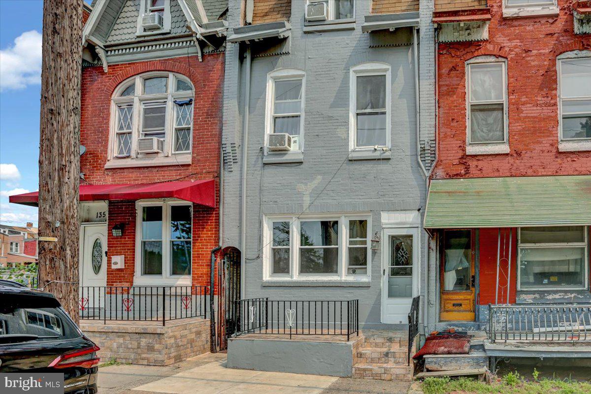 133 West Buttonwood Street Reading, PA 19601 - Photo 1 of 20