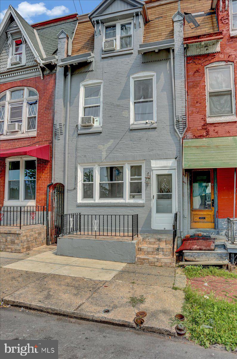 133 West Buttonwood Street Reading, PA 19601 - Photo 2 of 20