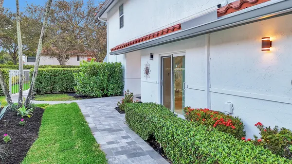 $4,950 | 8608 VÃa Giula, Boca Raton, FL 33496