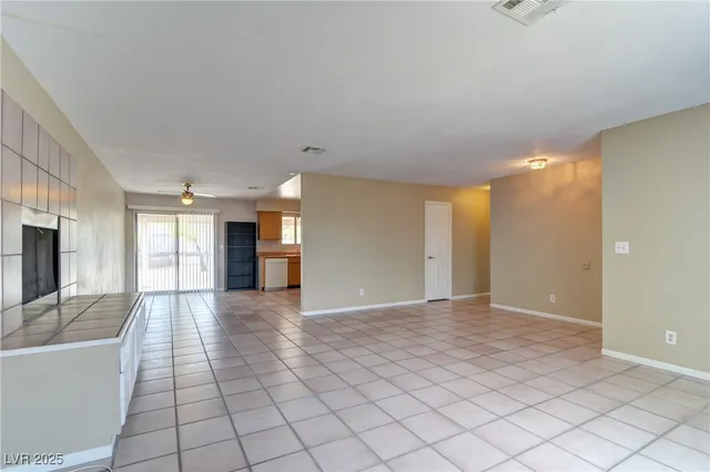 $1,750 | 389 Newbury Court, Henderson, NV 89015