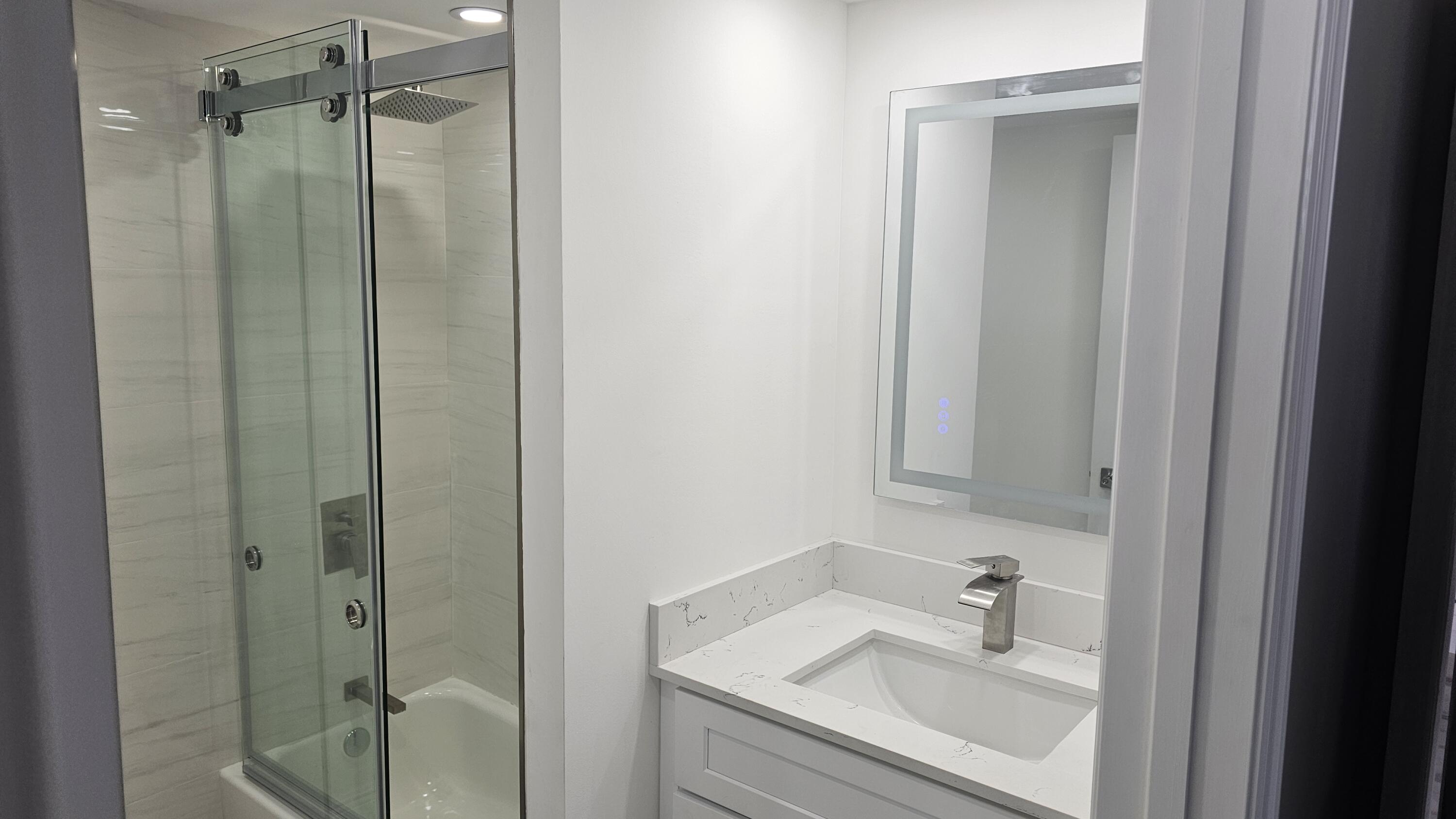 1 Royal Palm Way, Unit 101 Boca Raton, FL 33432 - Photo 19 of 49 20260611_162420