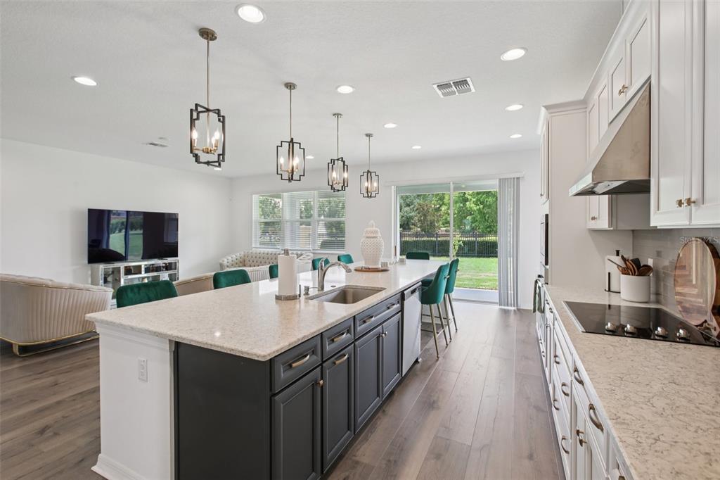 9508 Pyrenees Place Seffner, FL 33584 - Photo 10 of 45