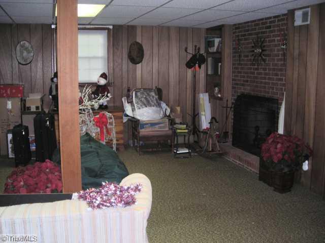 2666 Shoals Road Pinnacle, NC 27043 - Photo 9 of 10 Den/Family/Great Room.