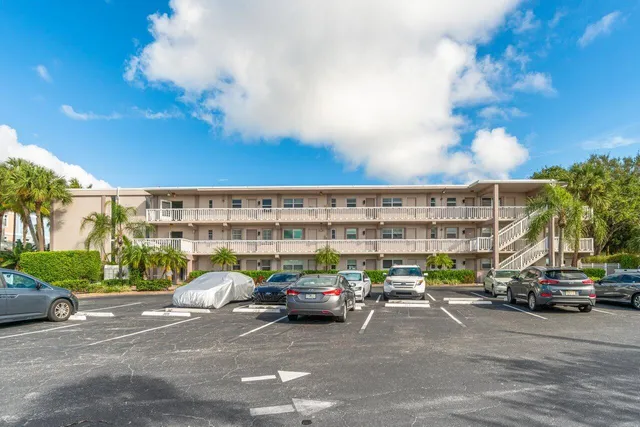 $5,500 | 311 East Ocean Avenue, Unit 103, Lantana, FL 33462