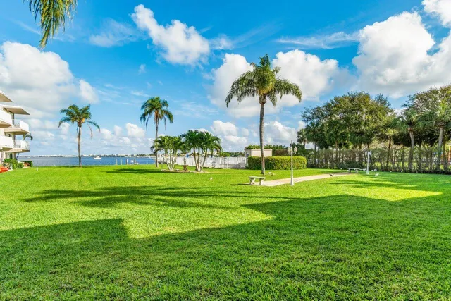 $5,500 | 311 East Ocean Avenue, Unit 103, Lantana, FL 33462