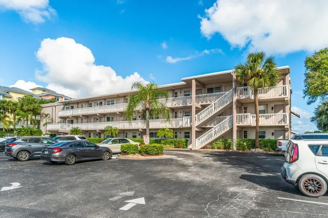 $5,500 | 311 East Ocean Avenue, Unit 103, Lantana, FL 33462