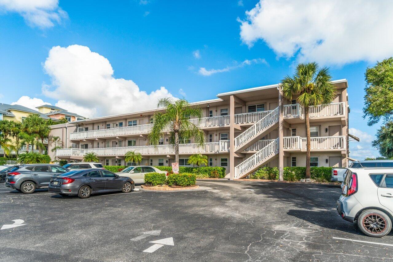 311 East Ocean Avenue, Unit 103 Lantana, FL 33462 - Photo 3 of 46 002-311EastOceanAvenue-Lantana-FL-33462-