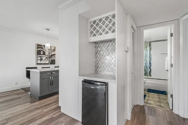 $5,500 | 311 East Ocean Avenue, Unit 103, Lantana, FL 33462