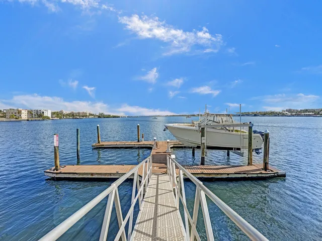 $5,500 | 311 East Ocean Avenue, Unit 103, Lantana, FL 33462