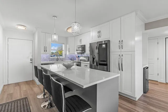 $5,500 | 311 East Ocean Avenue, Unit 103, Lantana, FL 33462