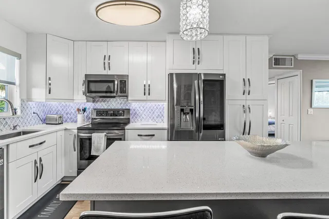 $5,500 | 311 East Ocean Avenue, Unit 103, Lantana, FL 33462