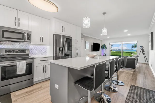 $5,500 | 311 East Ocean Avenue, Unit 103, Lantana, FL 33462