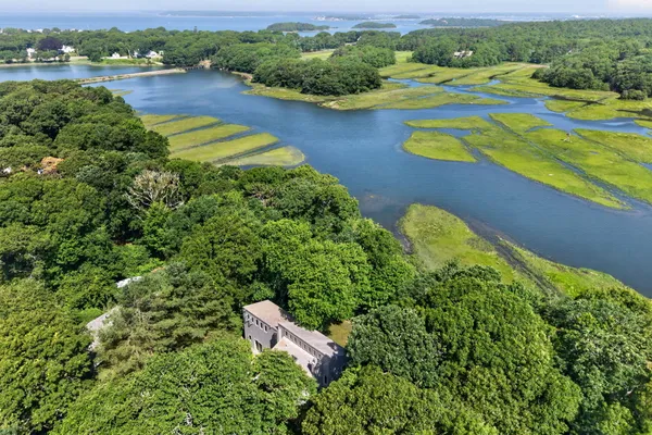 $1,860,000 | 14 Ellen Lane, Pocasset, MA 02559