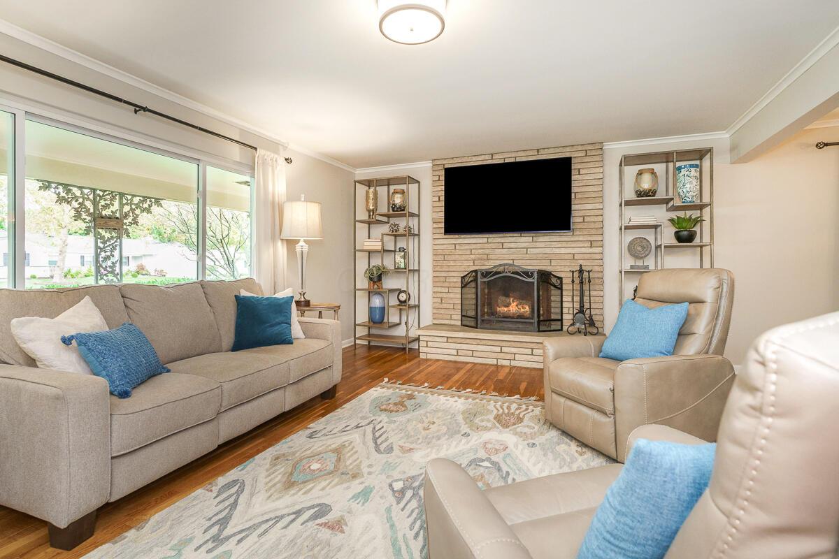 3090 North Star Road Columbus, OH 43221 - Photo 6 of 44 3090 Living room
