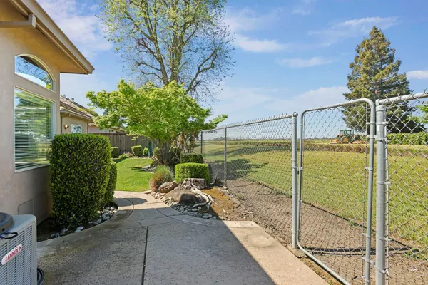$875,000 | 2735 Bristol Lane, Lodi, CA 95242