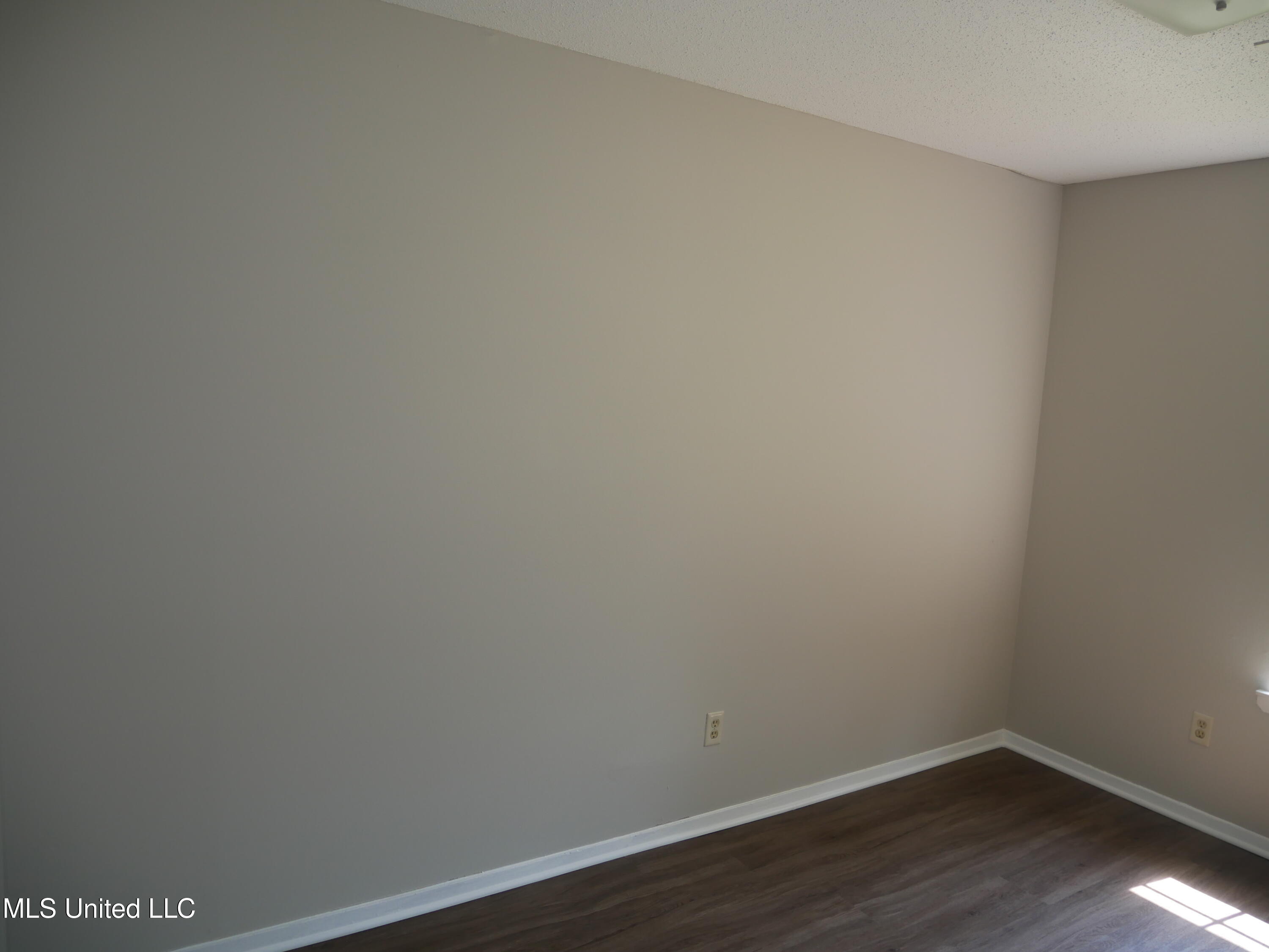 3420 Castle Drive Horn Lake, MS 38637 - Photo 11 of 26 P1090411