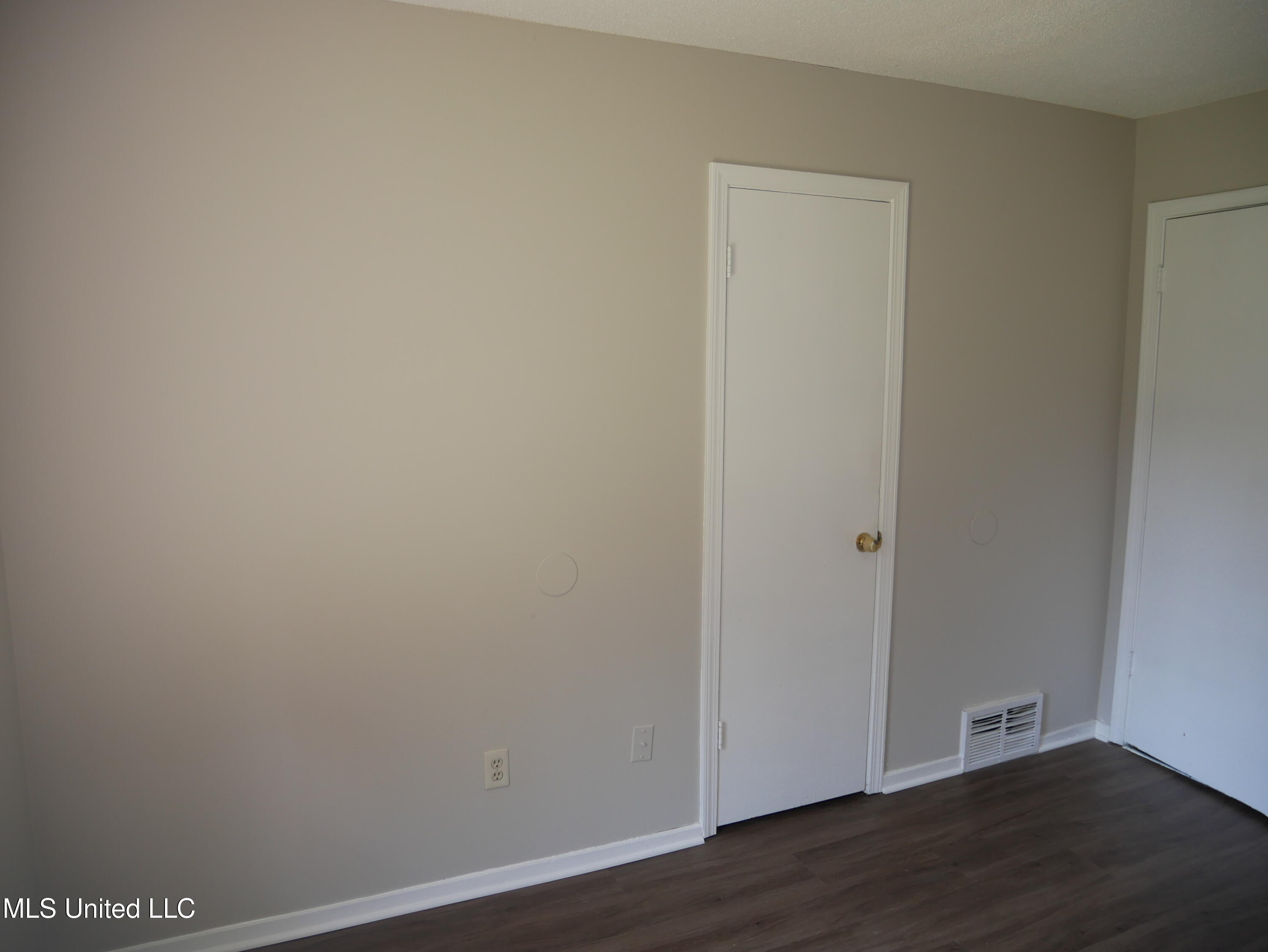 3420 Castle Drive Horn Lake, MS 38637 - Photo 13 of 26 P1090413