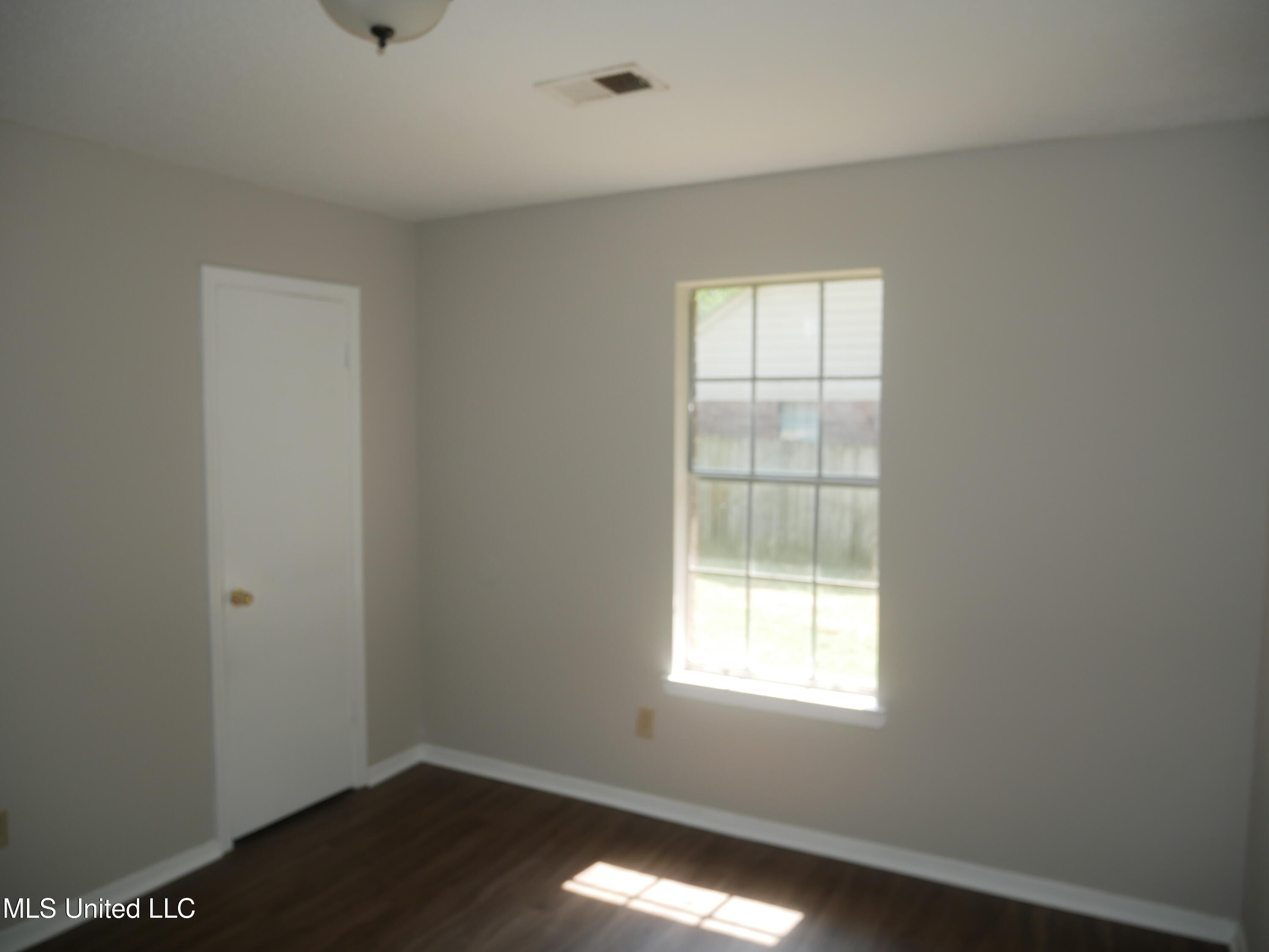 3420 Castle Drive Horn Lake, MS 38637 - Photo 16 of 26 P1090416