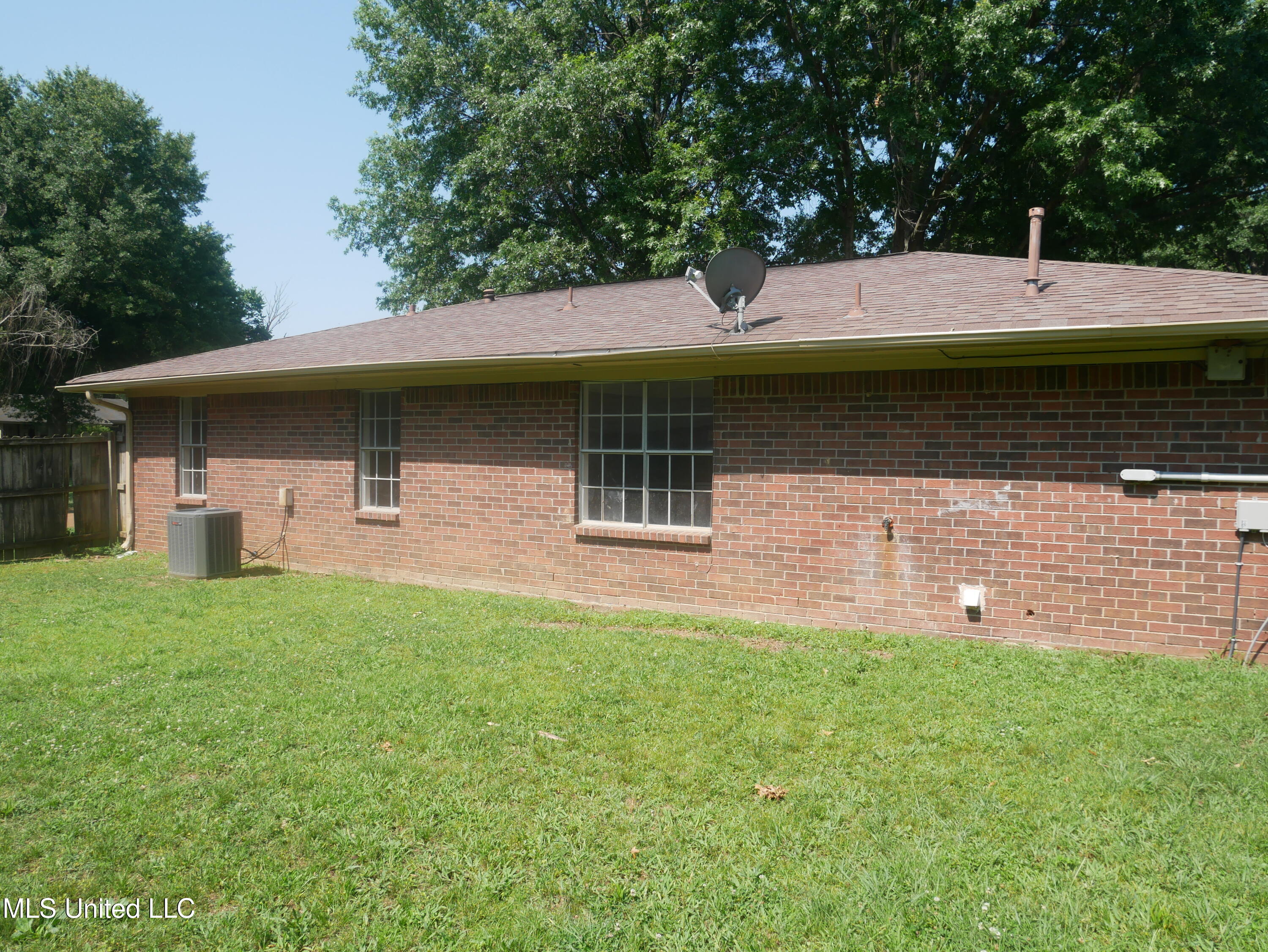 3420 Castle Drive Horn Lake, MS 38637 - Photo 24 of 26 P1090427