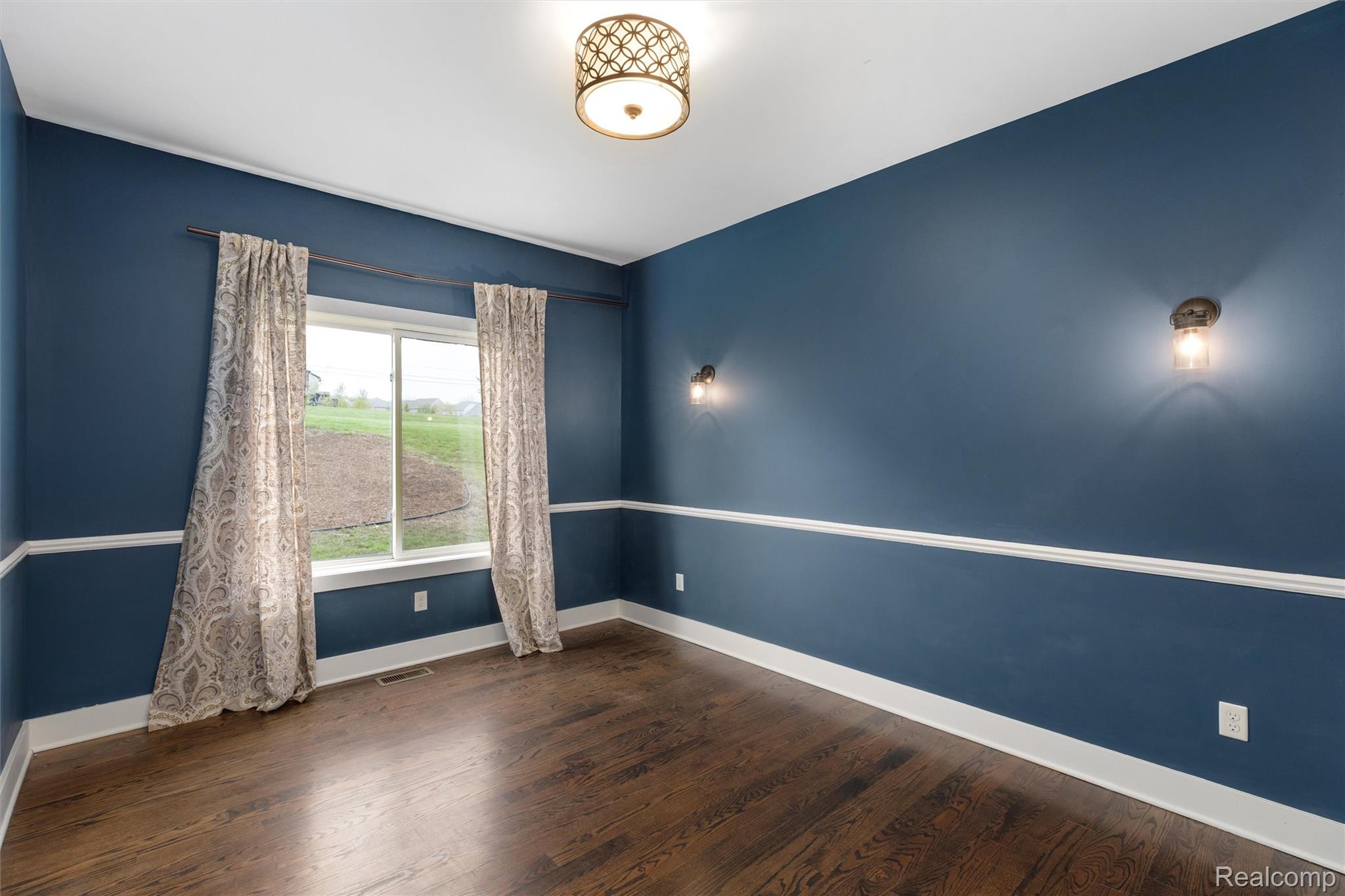1016 West Snell Road Rochester, MI 48306 - Photo 17 of 35 18-4790 Catalina Dr 0017.jpg