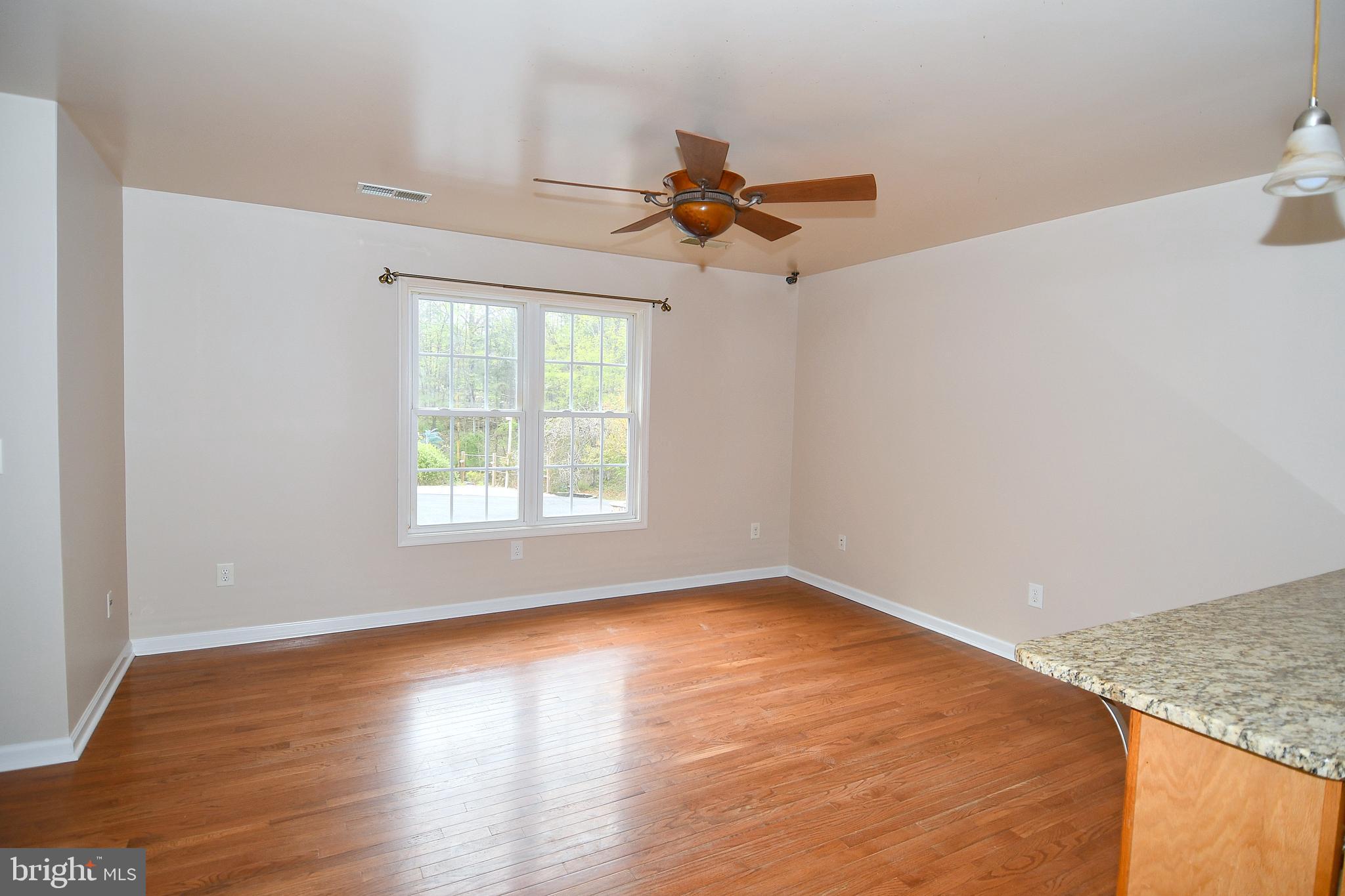 340 Highland Ridge Road Berkeley Springs, WV 25411 - Photo 22 of 44 Great Room 2nd View