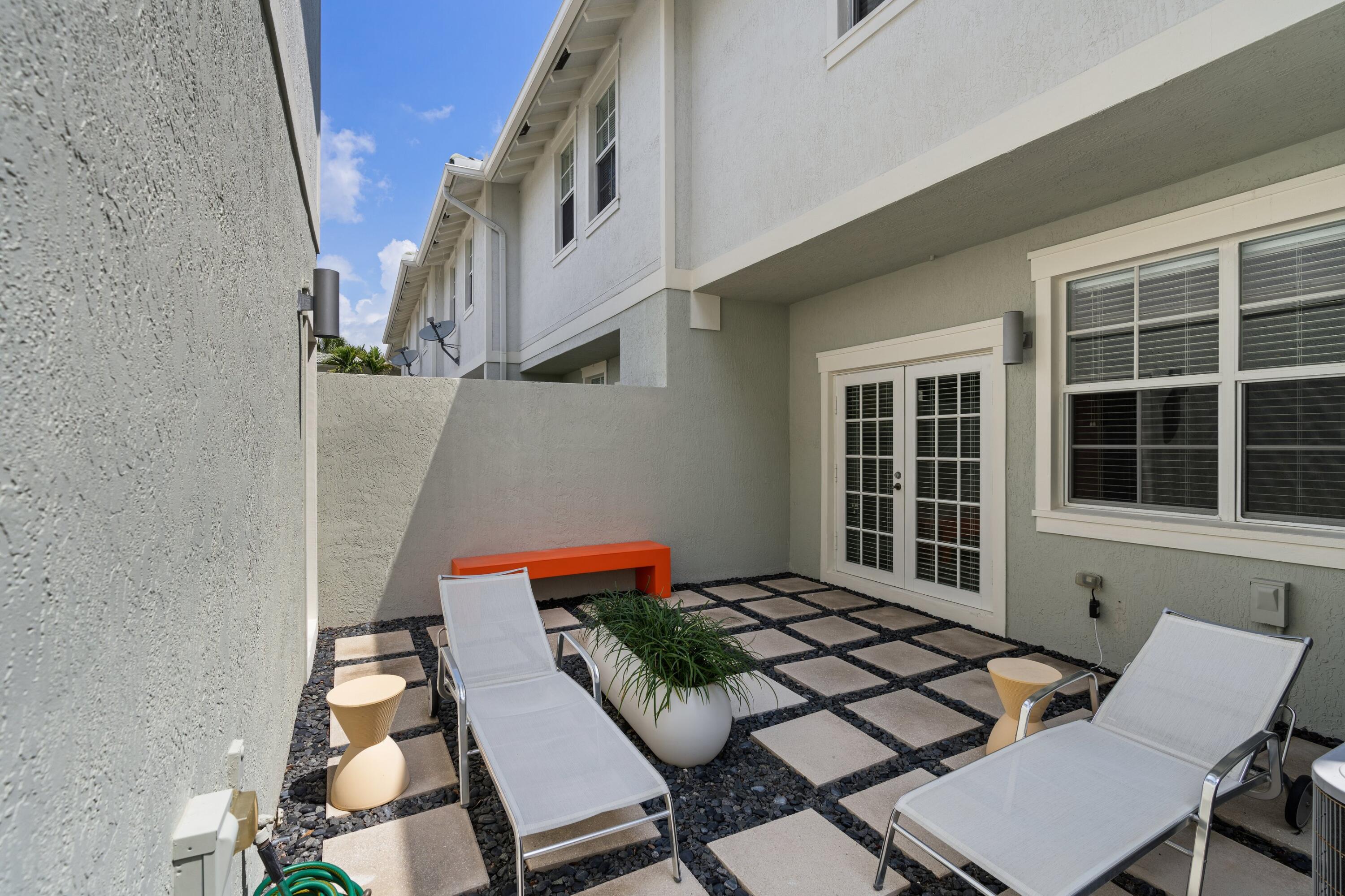 981 Northwest 18th Avenue Boca Raton, FL 33431 - Photo 5 of 31 Patio