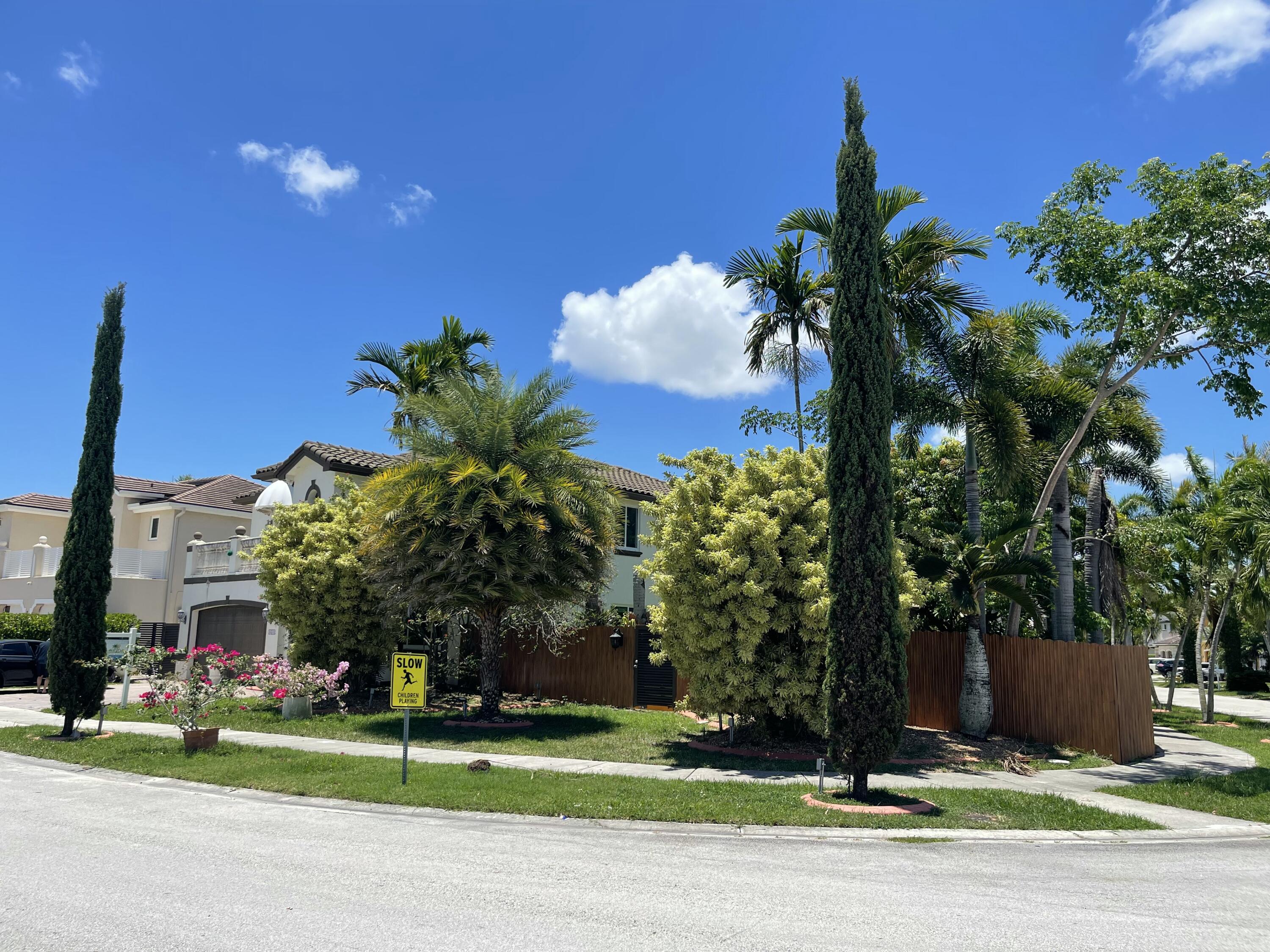 16344 Southwest 66th Street Miami, FL 33193 - Photo 3 of 29 IMG_8235