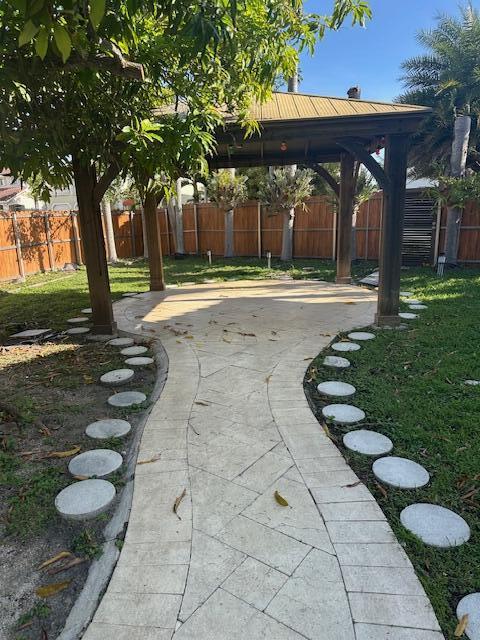 16344 Southwest 66th Street Miami, FL 33193 - Photo 8 of 29 IMG_2430