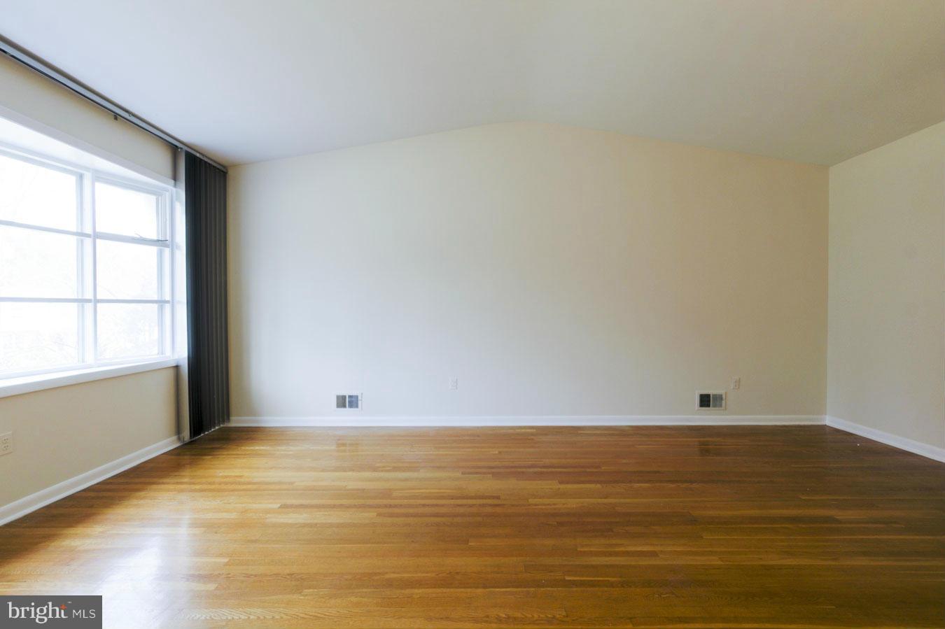 13003 Middlevale Lane Silver Spring, MD 20906 - Photo 11 of 22 Living Room