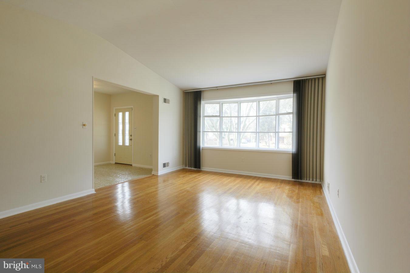 13003 Middlevale Lane Silver Spring, MD 20906 - Photo 10 of 22 Living Room
