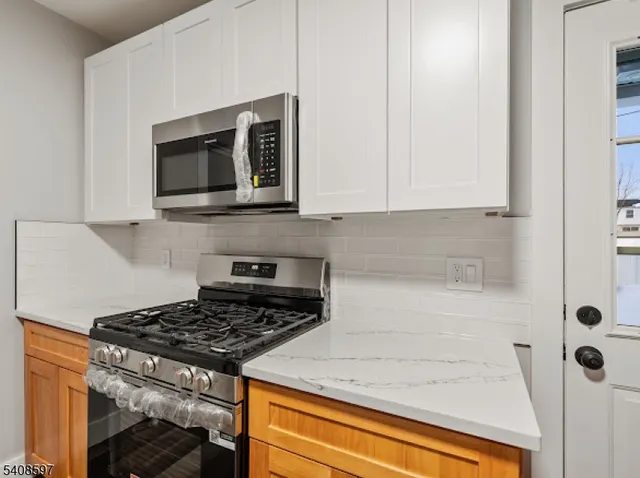 $3,200 | 895 Port Reading Avenue, Unit 2, Woodbridge, NJ 07064