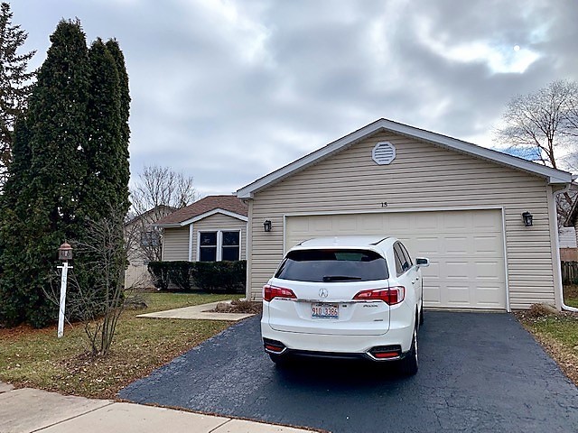 15 Evergreen Road Streamwood, IL 60107 - Photo 1 of 13
