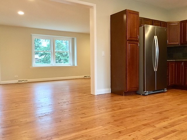15 Evergreen Road Streamwood, IL 60107 - Photo 4 of 13