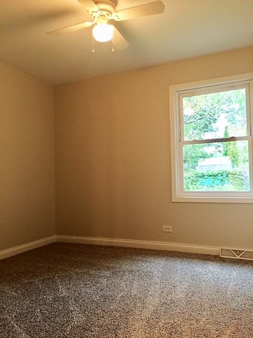15 Evergreen Road Streamwood, IL 60107 - Photo 8 of 13