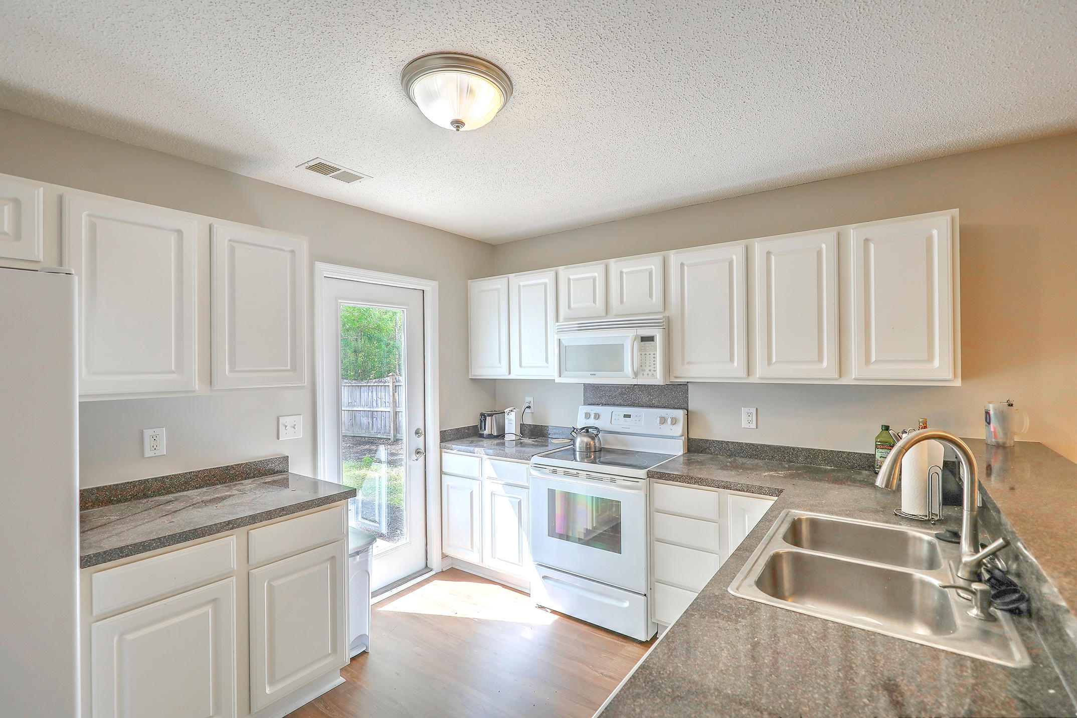 3037 Marlin Road Johns Island, SC 29455 - Photo 9 of 26 1R3A8972_3_4