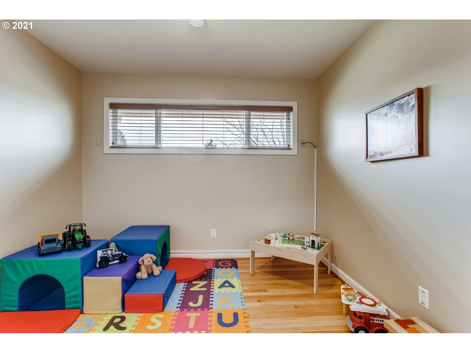 6461 Southwest 46th Place Portland, OR 97221 - Photo 14 of 27 Gallery Image 14