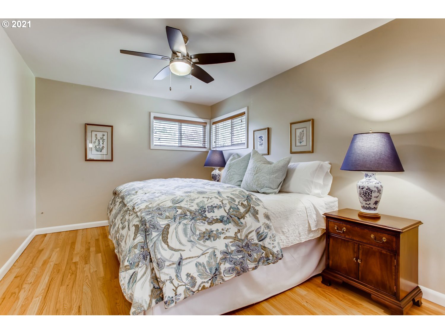 6461 Southwest 46th Place Portland, OR 97221 - Photo 10 of 27 Gallery Image 10