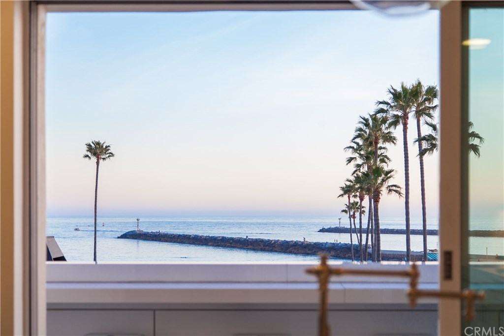 3014 Breakers Drive Corona del Mar, CA 92625 - Photo 9 of 38